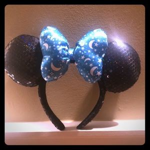 Brand new Disney Minnie ear sequin headband